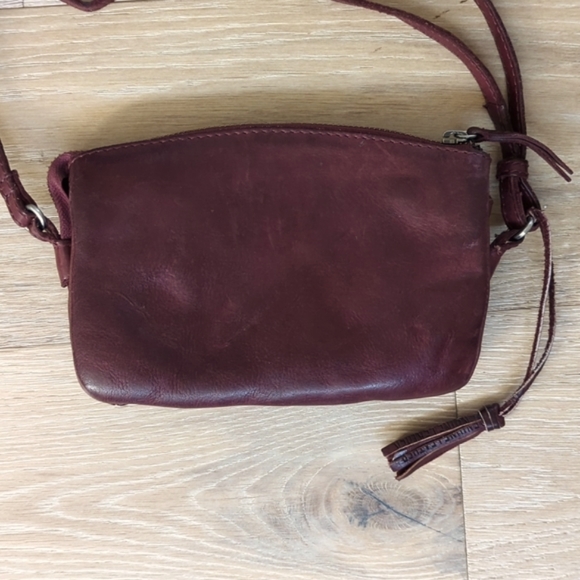 **SOLD***Woven Leather Distressed Crossbody Bag - Picture 5 of 13